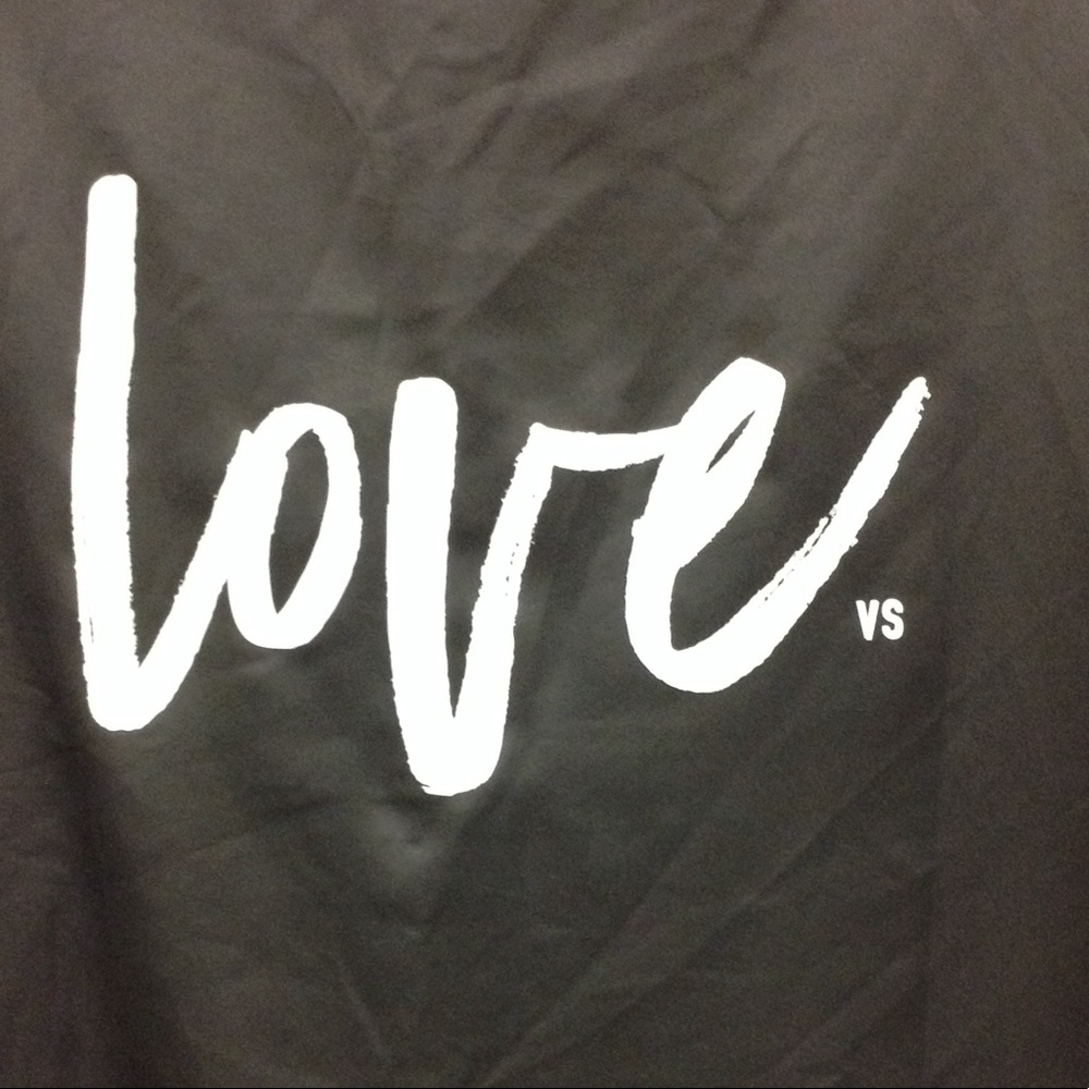 ISO NWT VS "LOVE VS" RUFFLE KIMONO ROBE - Picture 3 of 3
